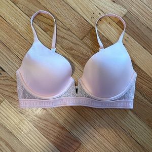 Victoria’s Secret Very Sexy Plunge Bra 32D